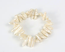 Jagged Tooth Biwa Pearl Elastic Bracelet