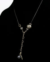 Sophisticated and Simple Necklace on Diamond Wire