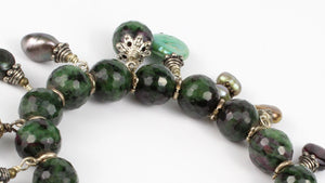 Extravagant Faceted Green Garnet Elastic Bracelet